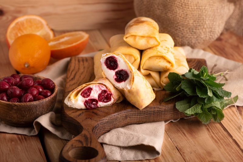 Млинці з сиром та вишнею